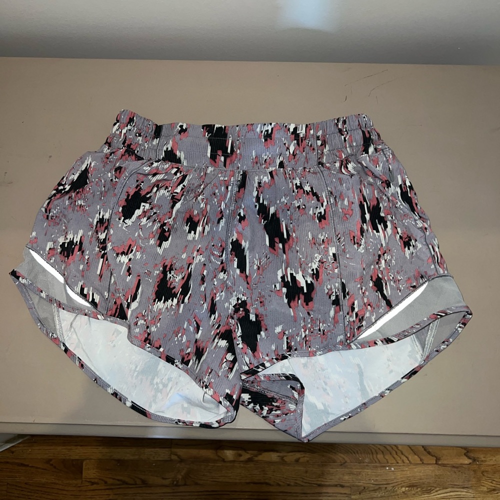 Lululemon Low Rise 4 inch Hotty Hot Shorts